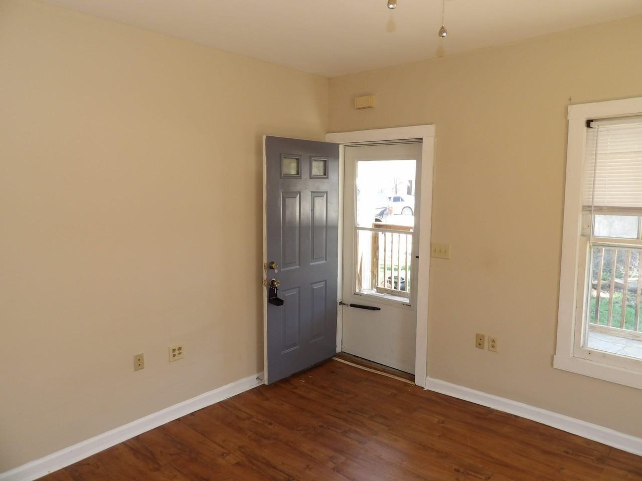 720 Holmes St - Photo 6 of 50