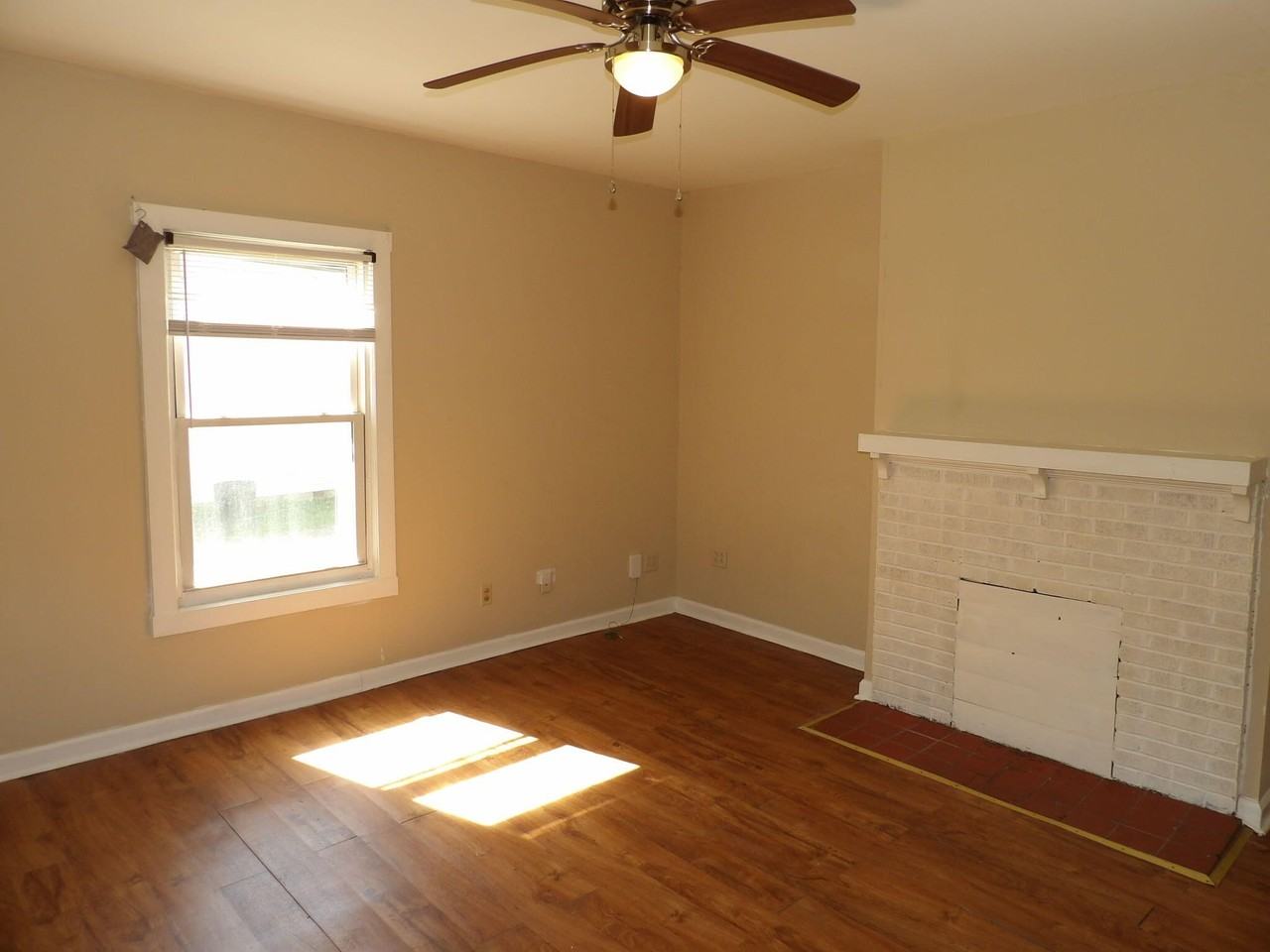 720 Holmes St - Photo 7 of 50