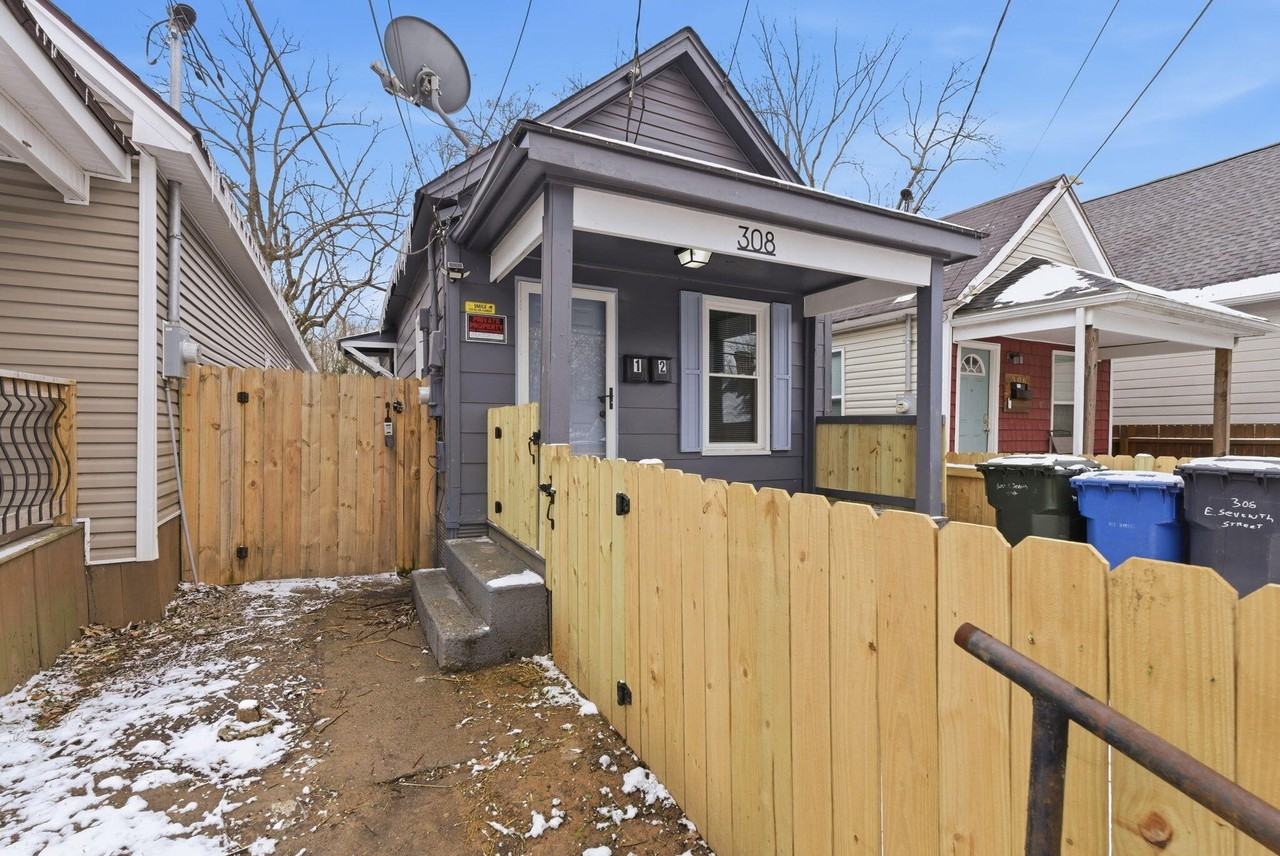 308 E Seventh St Unit 1 - Photo 3 of 15