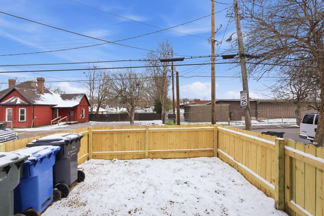 308 E Seventh St Unit 1 - Photo 4 of 15