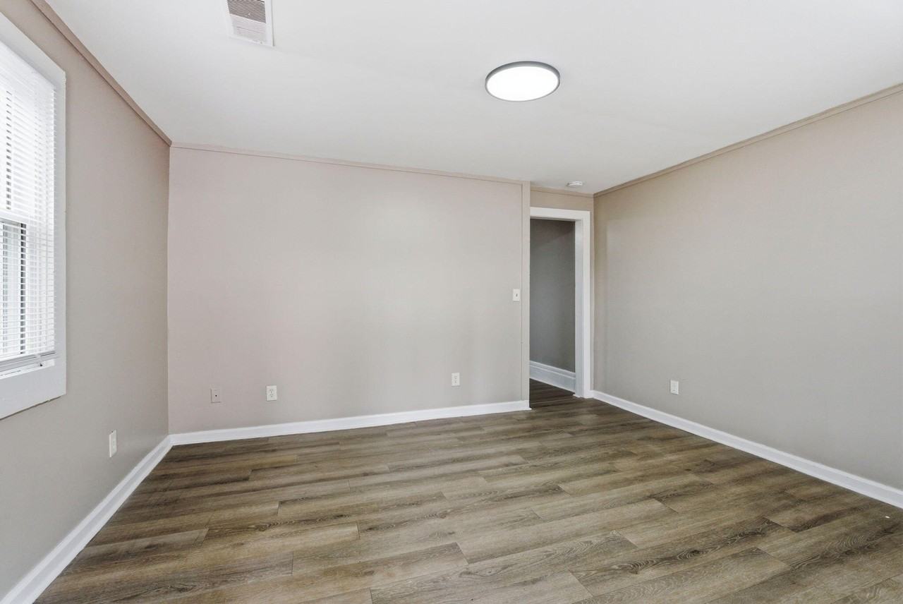 308 E Seventh St Unit 1 - Photo 7 of 15