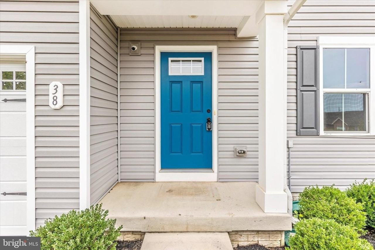 38 Diopside Dr - Photo 2 of 50