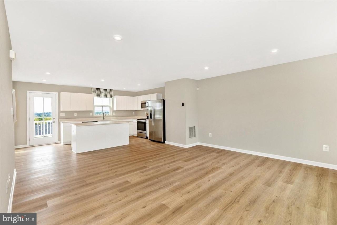 38 Diopside Dr - Photo 4 of 50