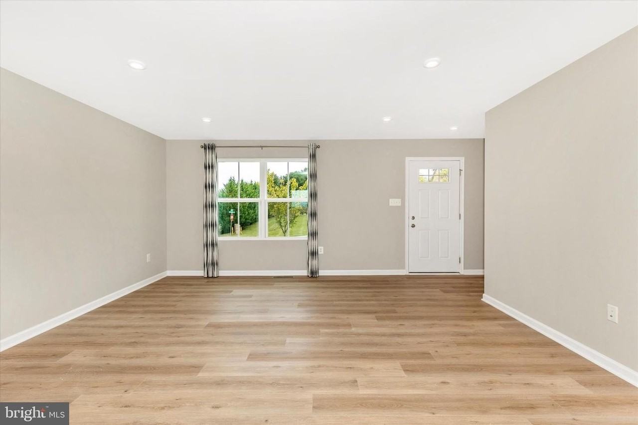 38 Diopside Dr - Photo 7 of 50