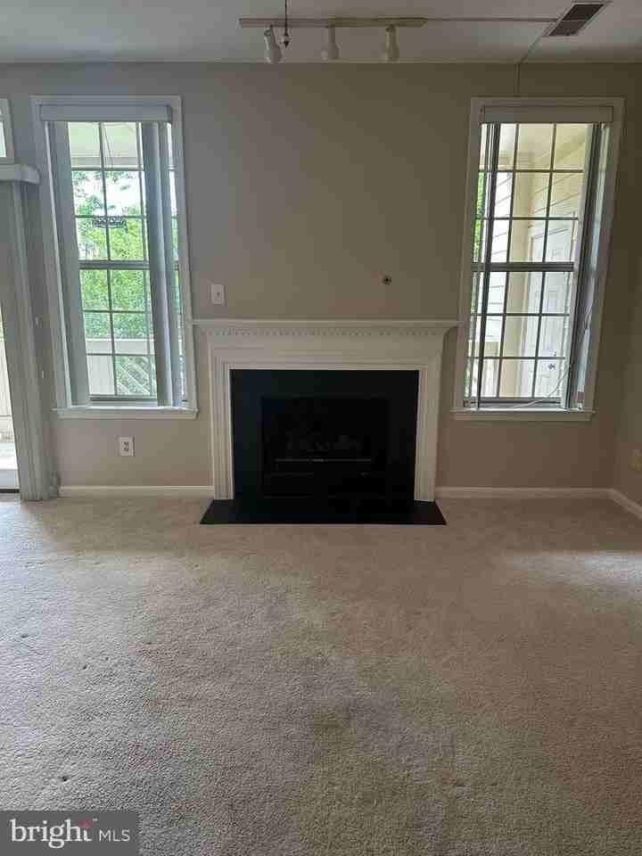 1324 Garden Wall Cir Apt D - Photo 2 of 12