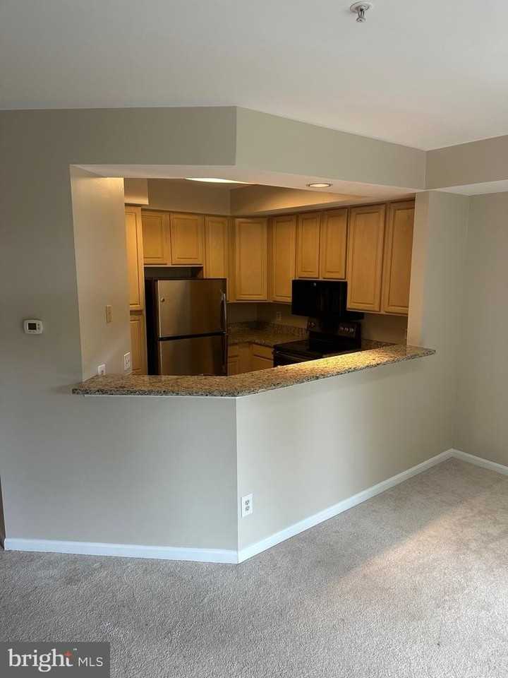 1324 Garden Wall Cir Apt D - Photo 4 of 12