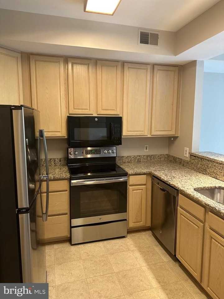 1324 Garden Wall Cir Apt D - Photo 6 of 12