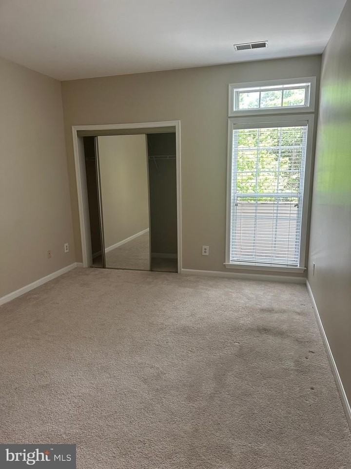 1324 Garden Wall Cir Apt D - Photo 7 of 12