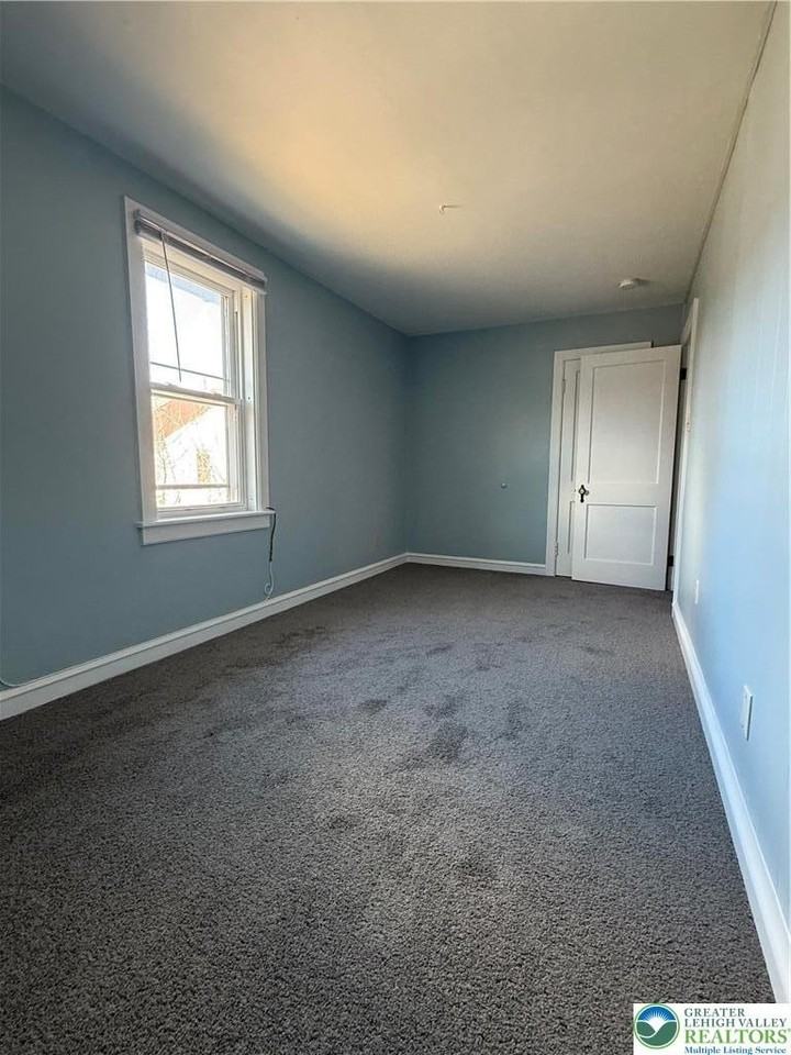 214 W Main St Unit 1 - Photo 5 of 6