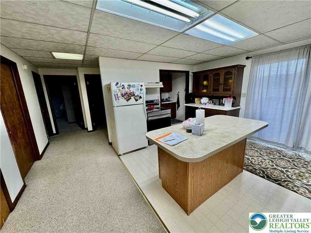 1121 Pohopoco Dr - Photo 4 of 8