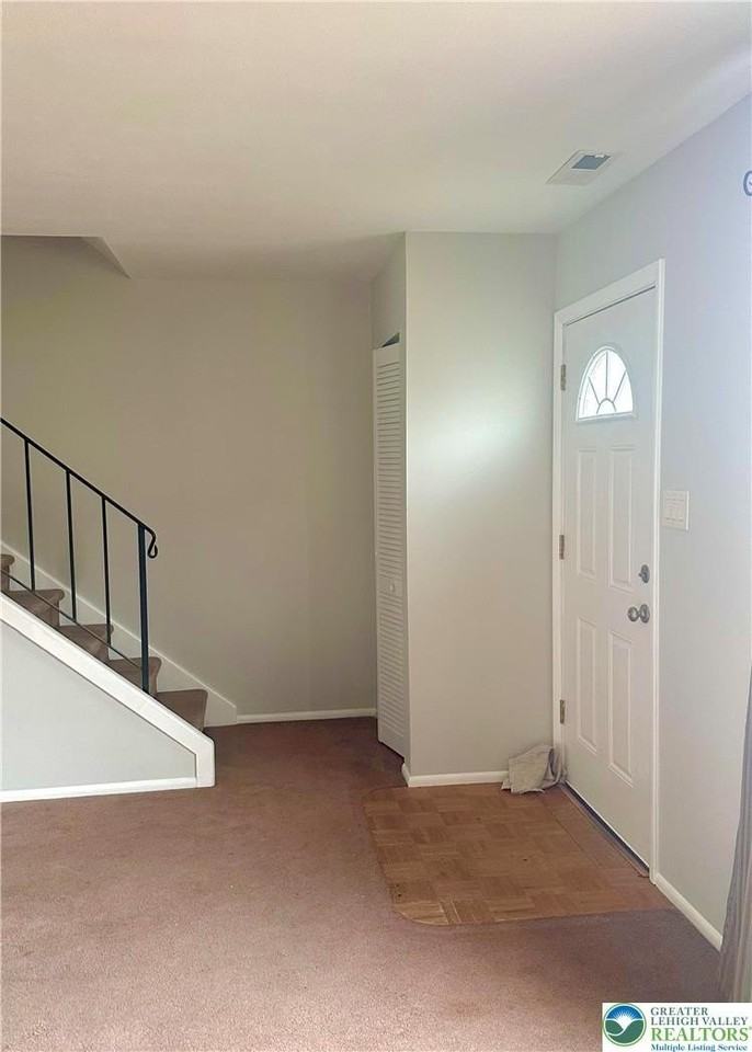 53 Eisenhower Cir - Photo 5 of 22