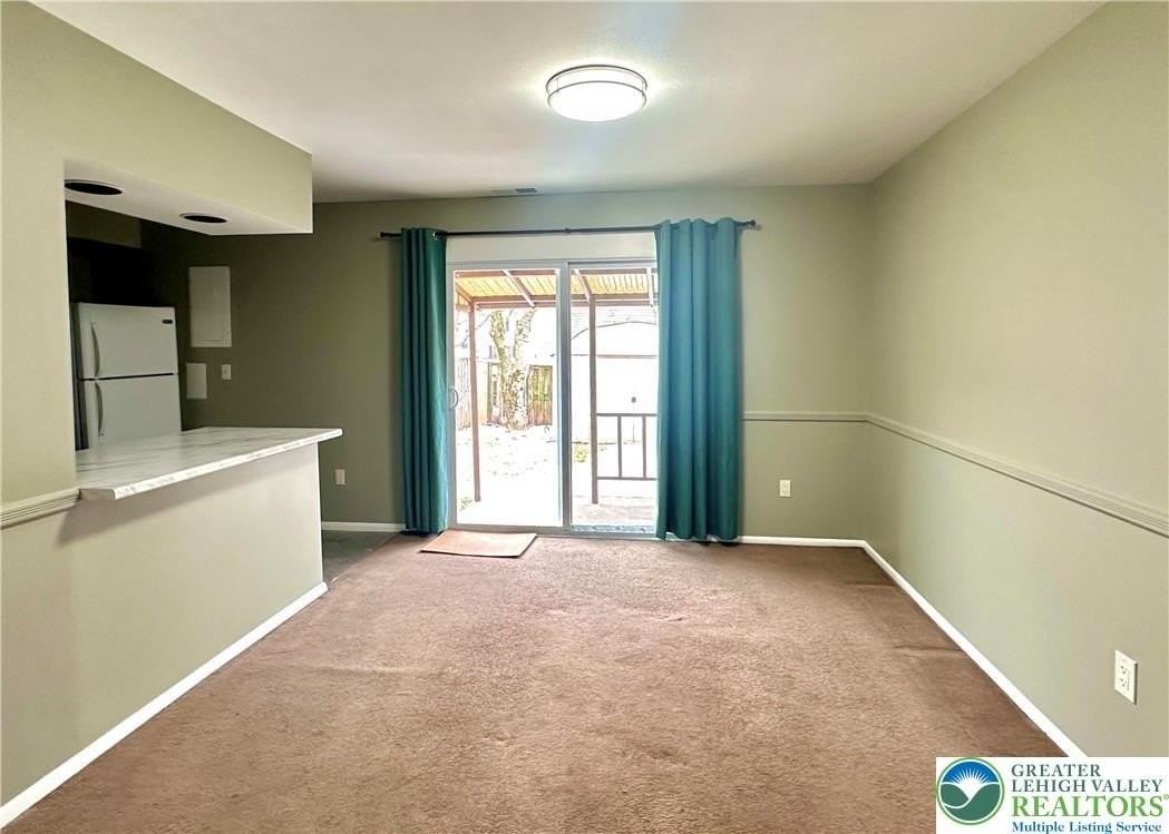 53 Eisenhower Cir - Photo 6 of 22