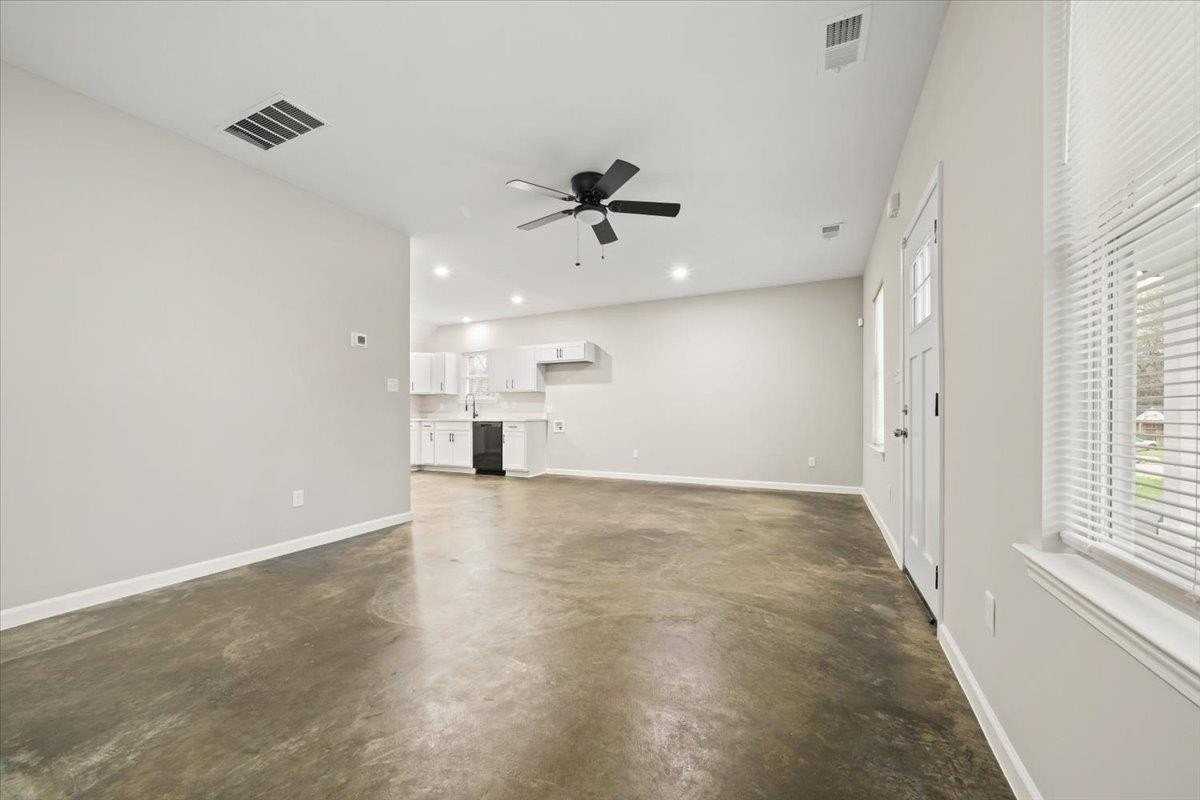 2845 Yale Ave - Photo 5 of 23