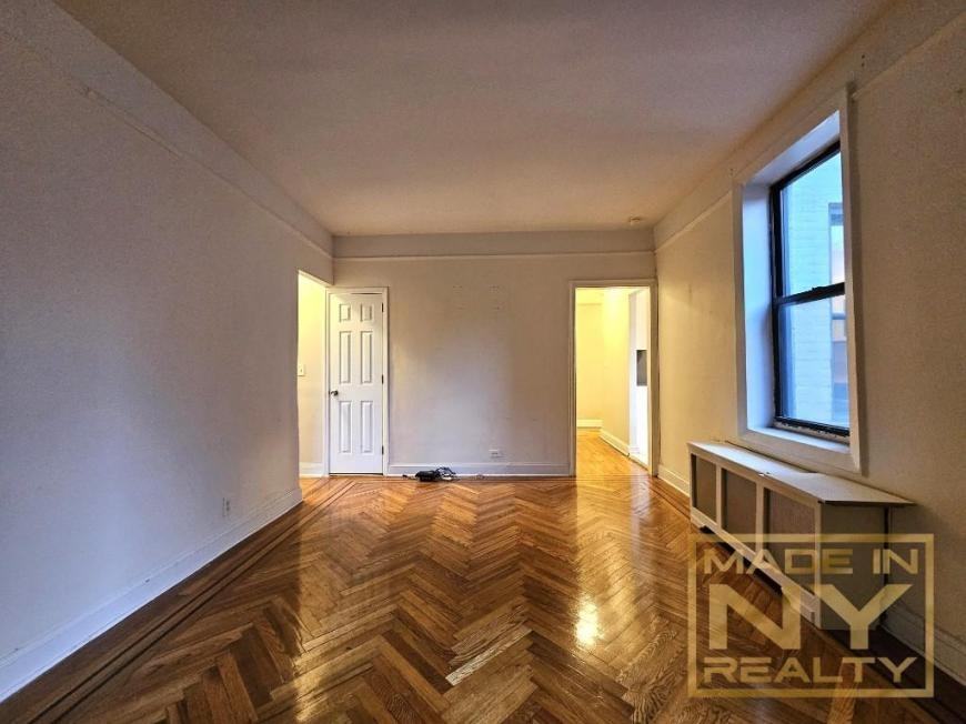 2574 33rd St - Photo 4 of 9