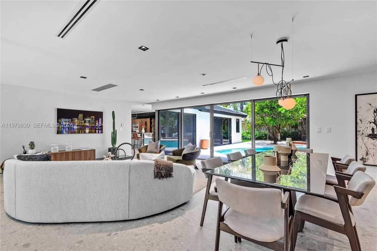 2500 Bayview Dr - Photo 5 of 50