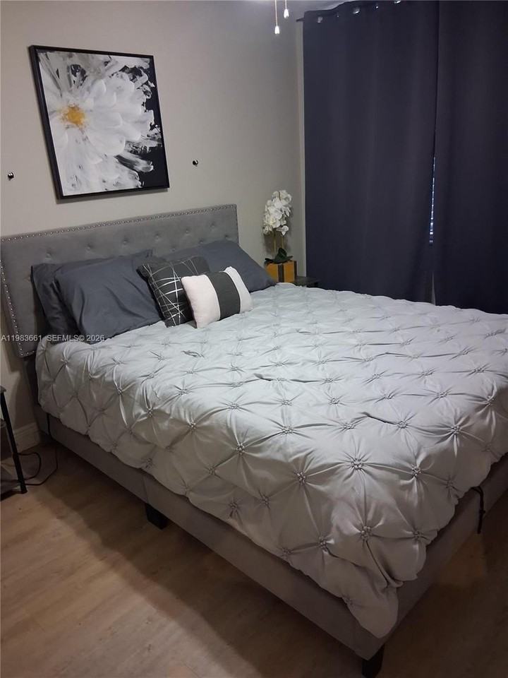 9450 Live Oak Pl #408 - Photo 6 of 8