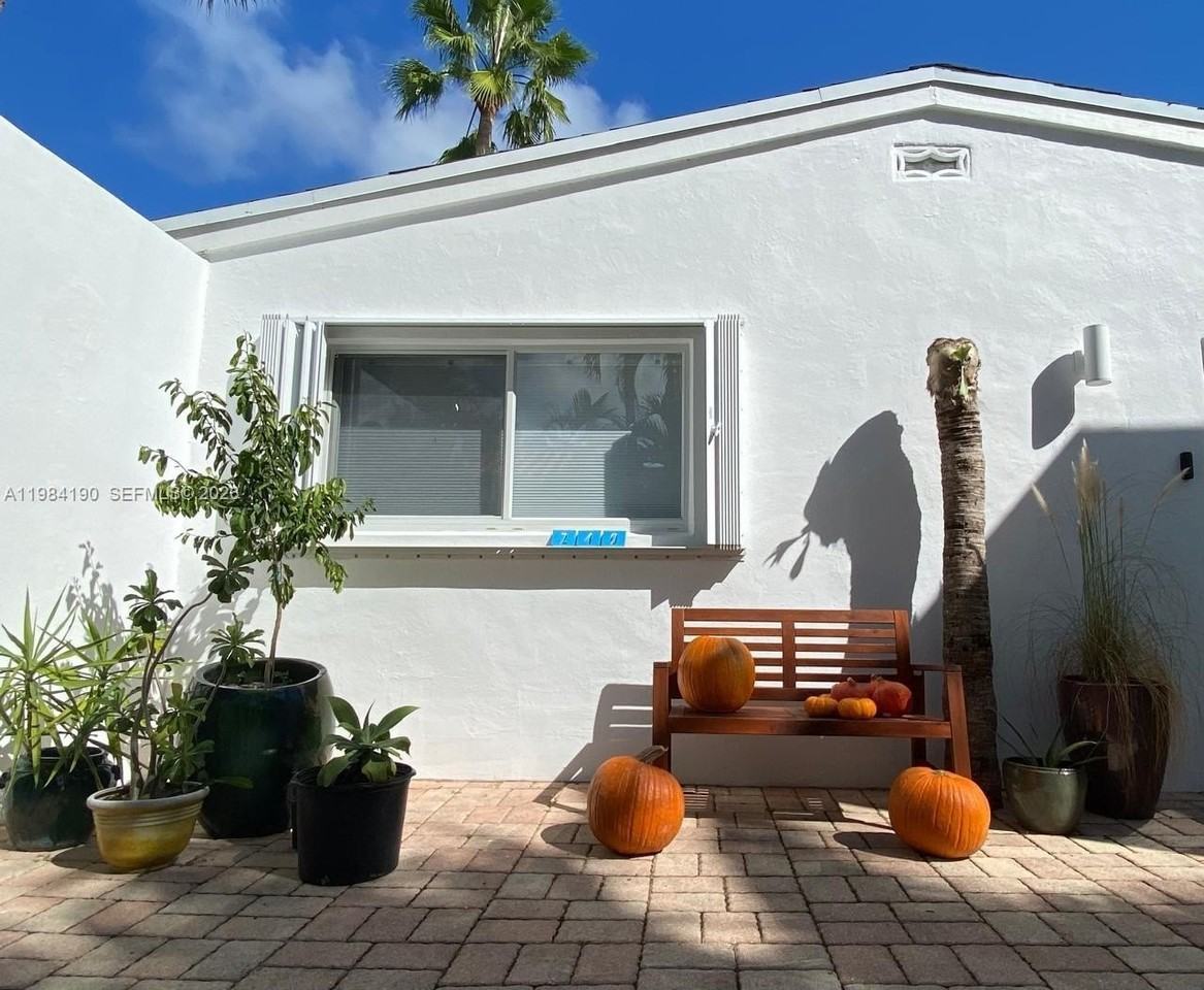 240 Greenwood Dr #240 - Photo 6 of 37