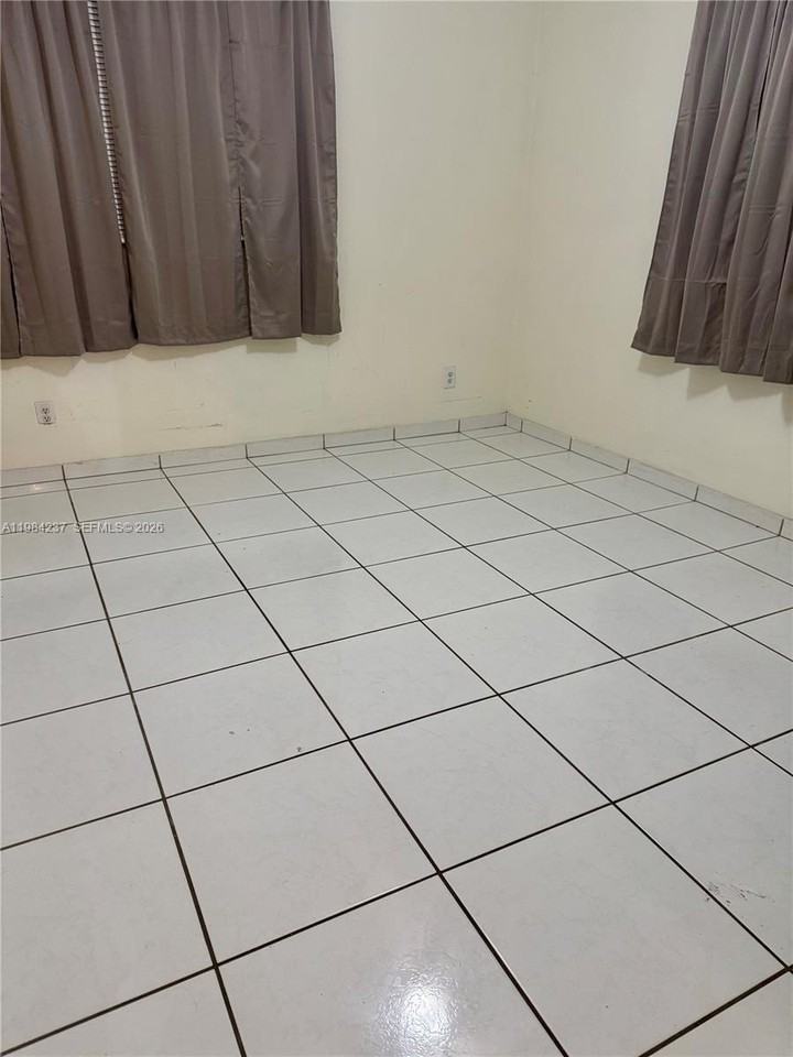 11234 Sw 169th St - Photo 4 of 9