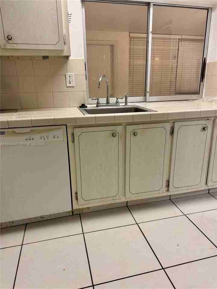 11234 Sw 169th St - Photo 7 of 9