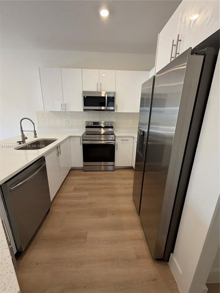 4717 28th St Sw #4717 - Photo 7 of 38