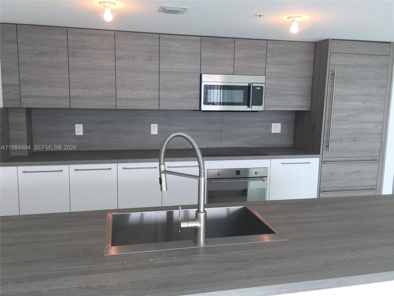 400 Sunny Isles Blvd #1105 - Photo 3 of 41