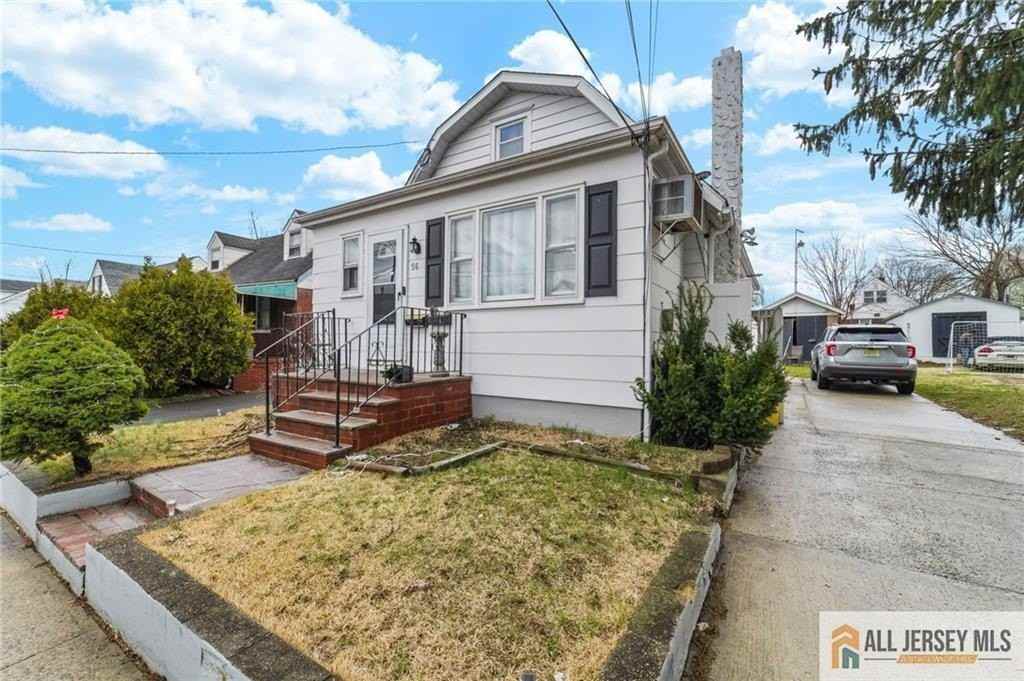 56 Caroline Ave - Photo 2 of 15