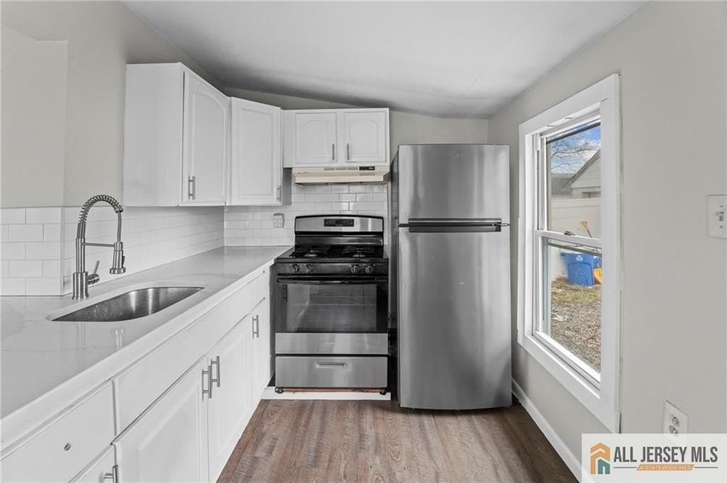 56 Caroline Ave - Photo 6 of 15