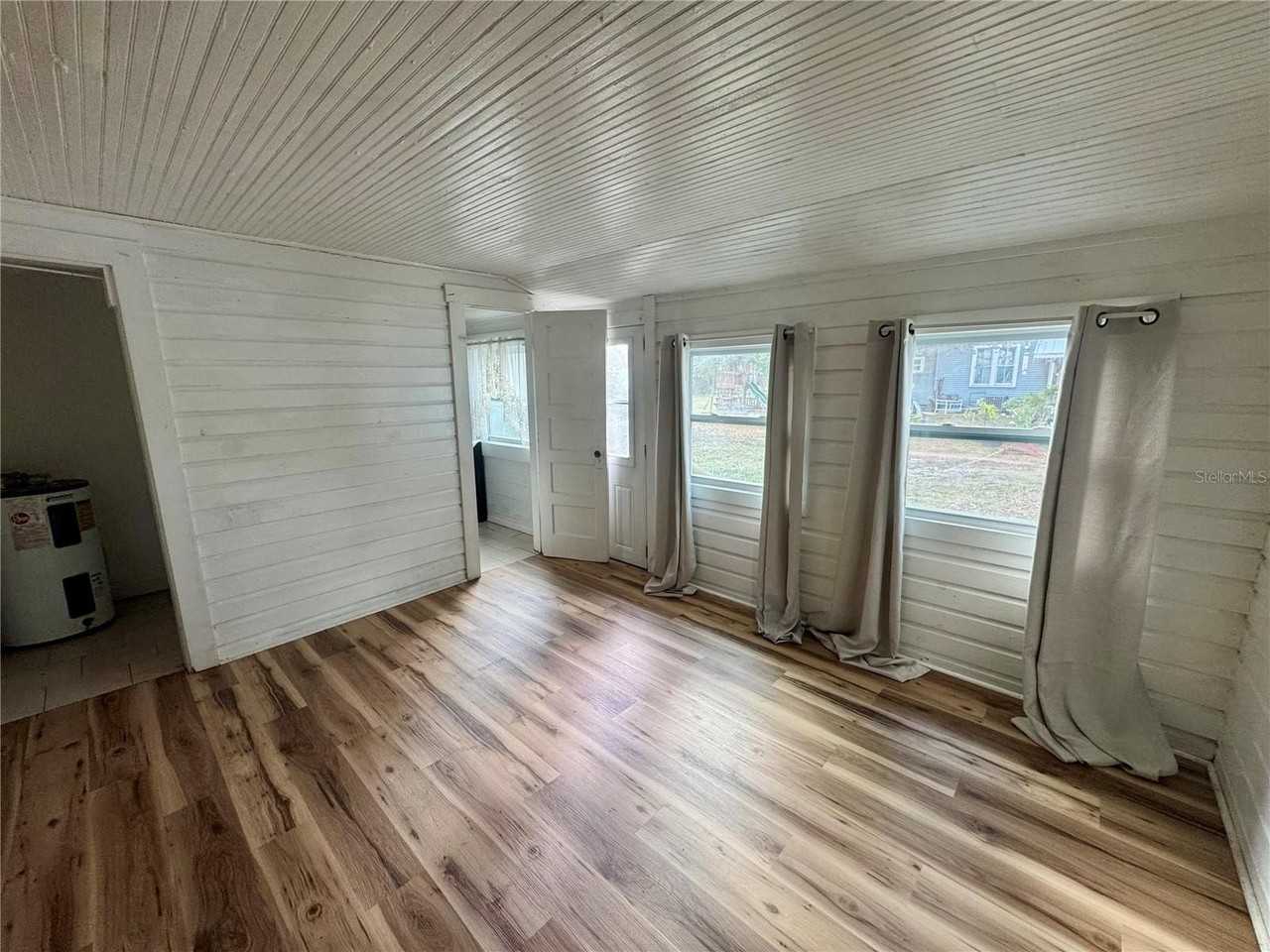 15 S Hillsborough Ave - Photo 5 of 10