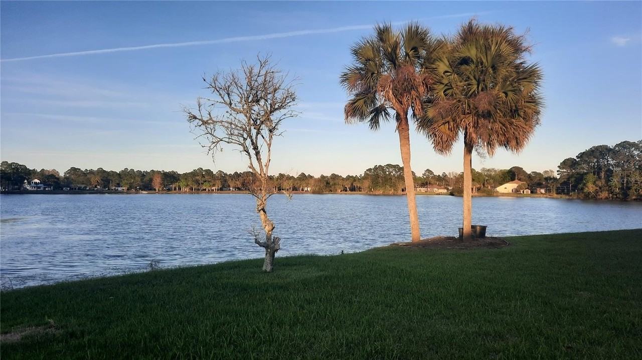 62 Burbank Dr - Photo 7 of 50