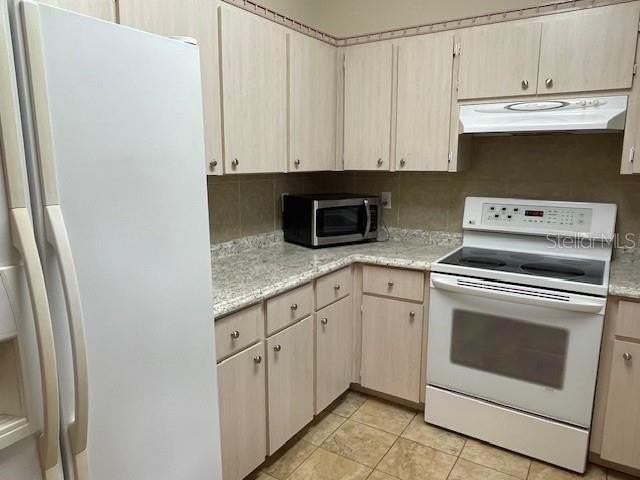 825 Mary Frank Ct - Photo 2 of 15