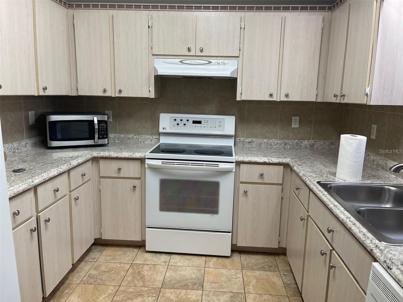 825 Mary Frank Ct - Photo 4 of 15