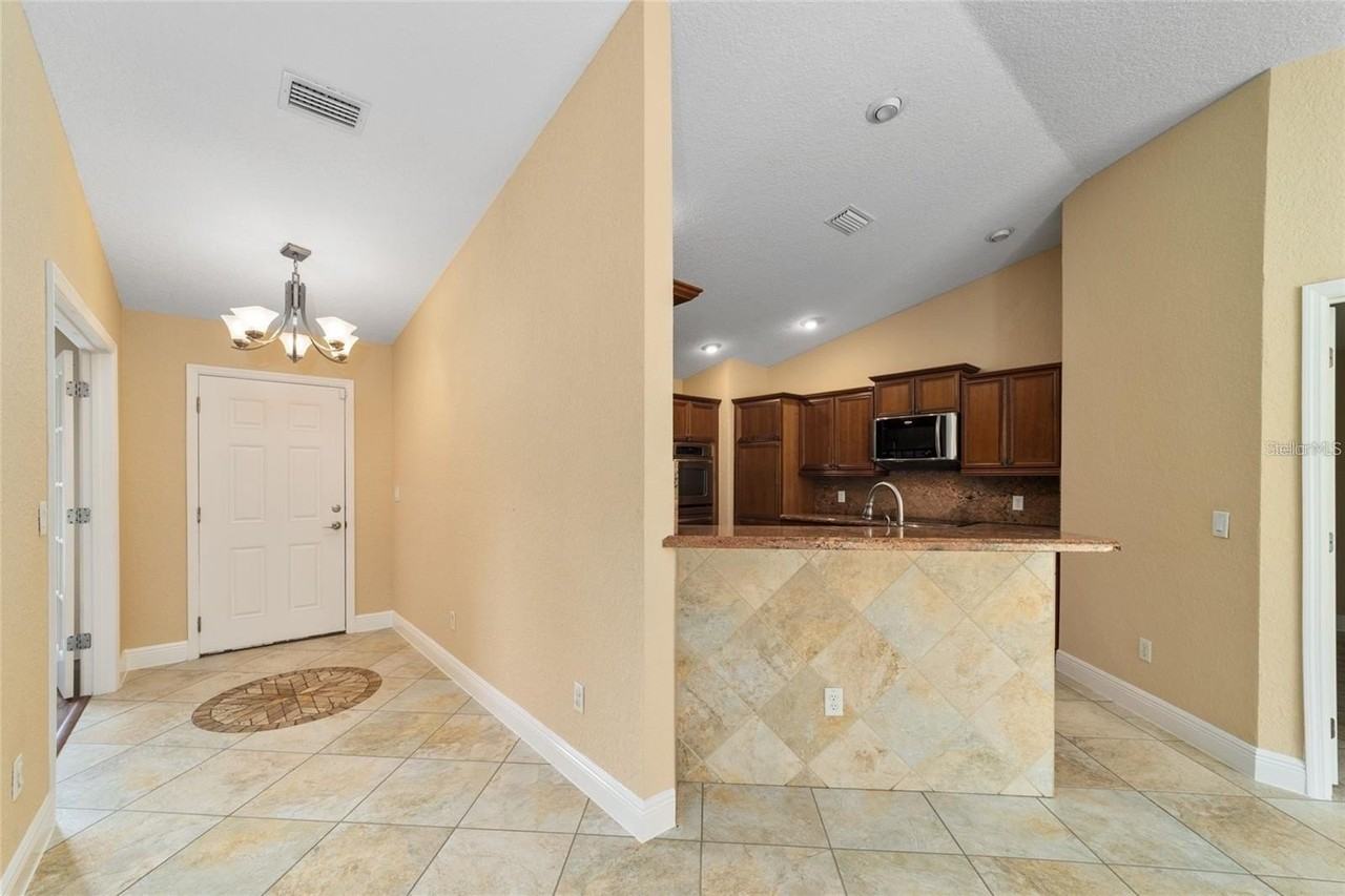 4 Malauka Pass Pl - Photo 5 of 49