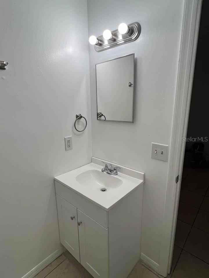 211 S 20th St - Photo 4 of 8