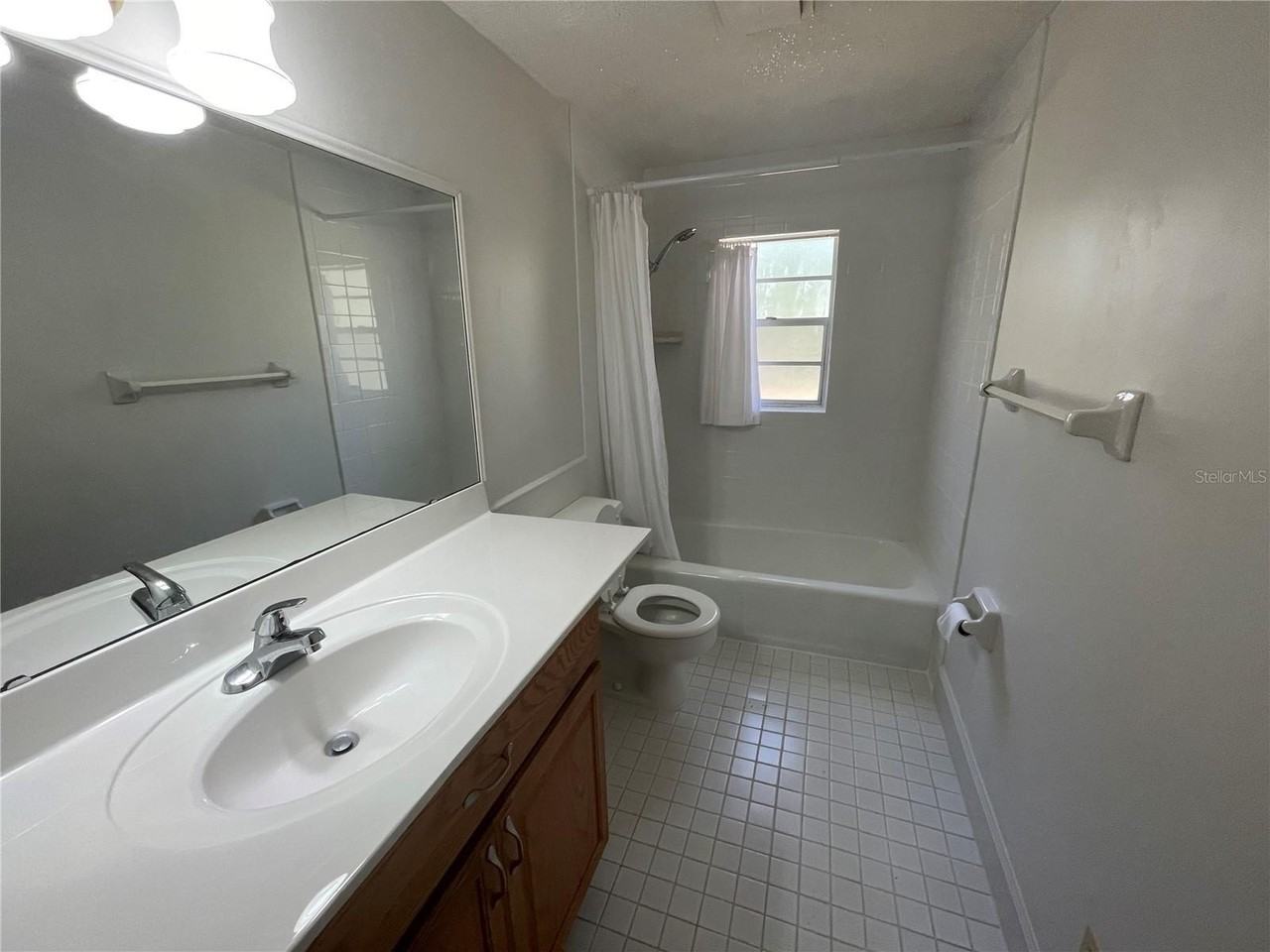 21707 Se 67th Pl - Photo 2 of 10