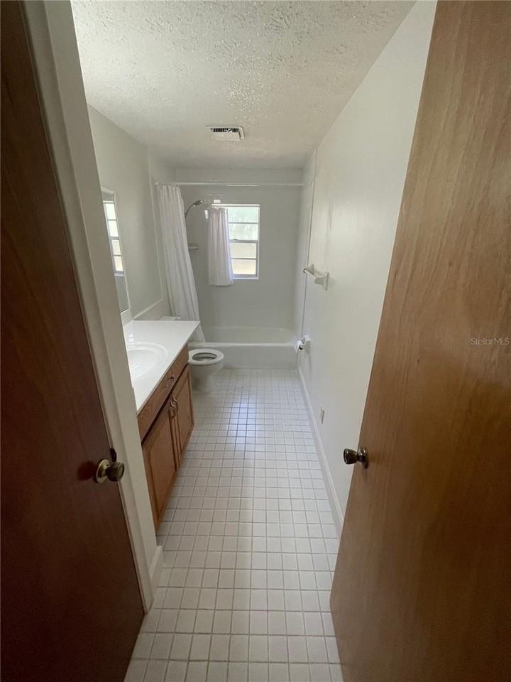 21707 Se 67th Pl - Photo 3 of 10