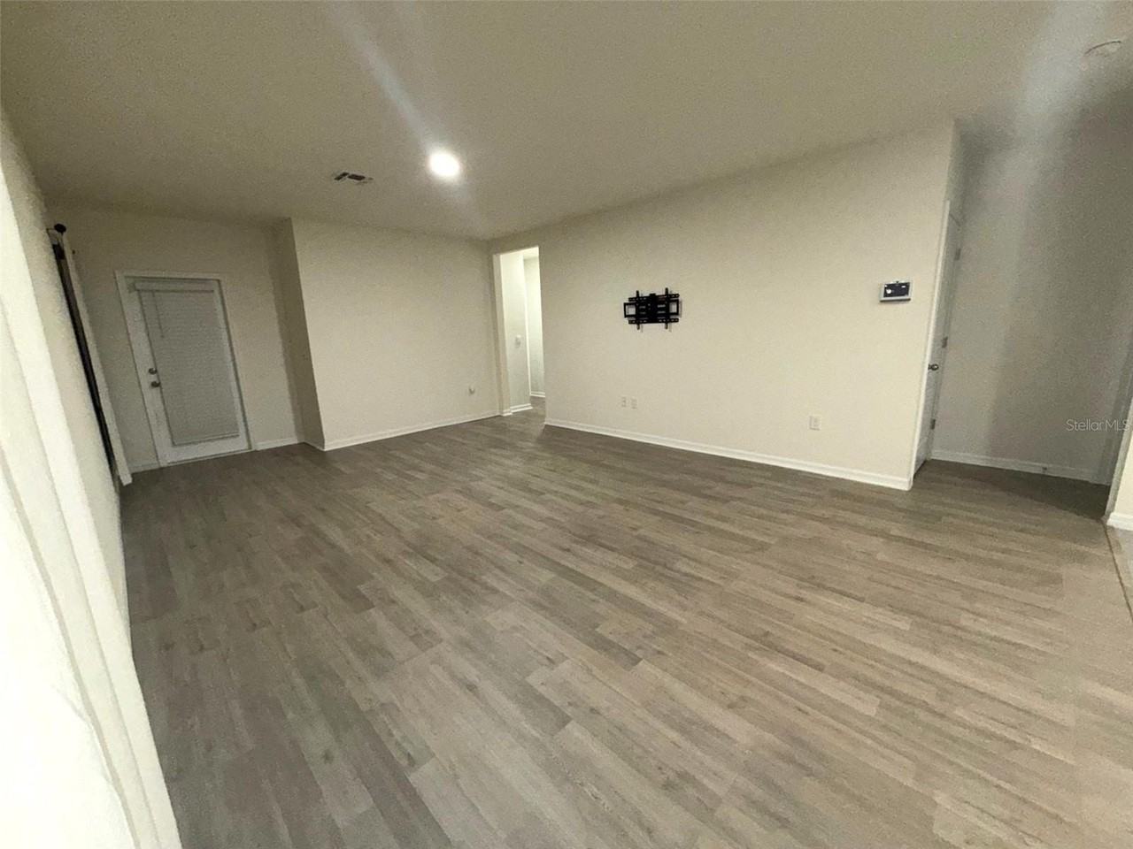 1329 Derry Ave - Photo 2 of 29