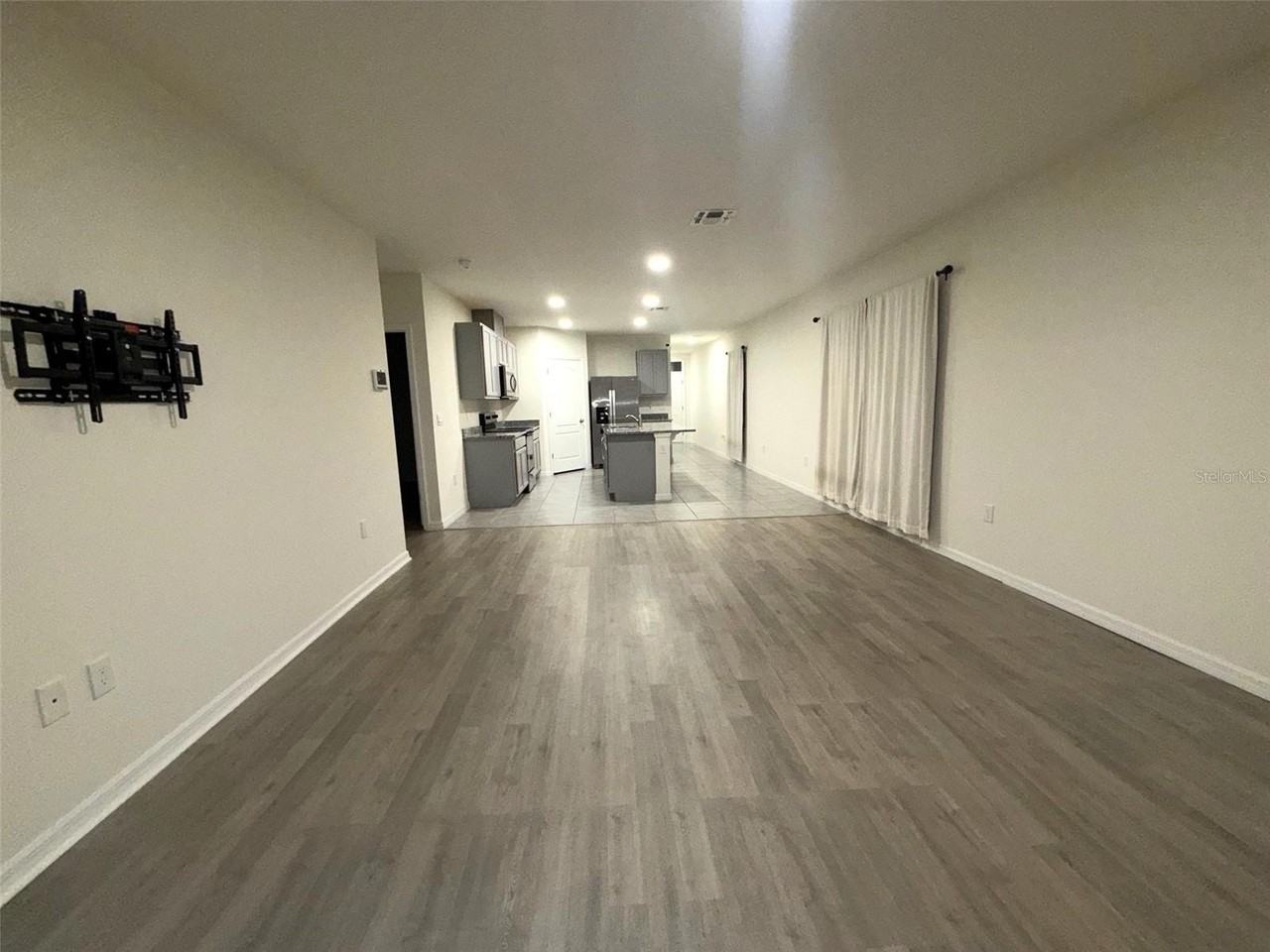 1329 Derry Ave - Photo 3 of 29