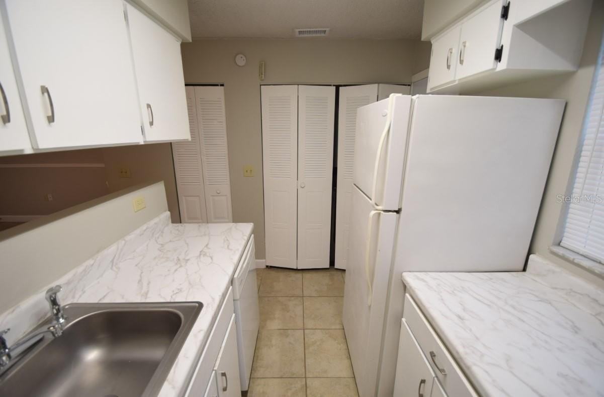 885 Schoolhouse Rd #885 - Photo 6 of 17