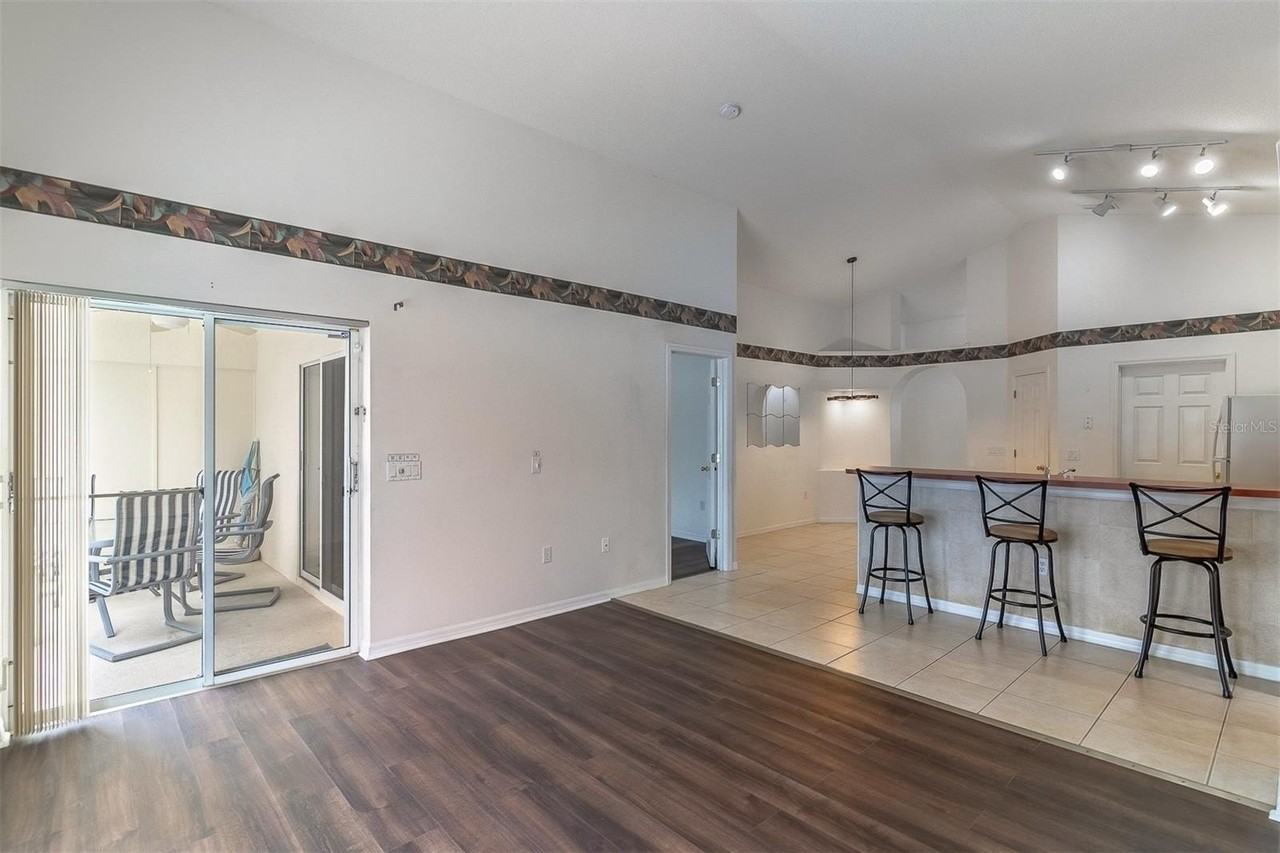 663 Eagle Pointe S - Photo 6 of 21