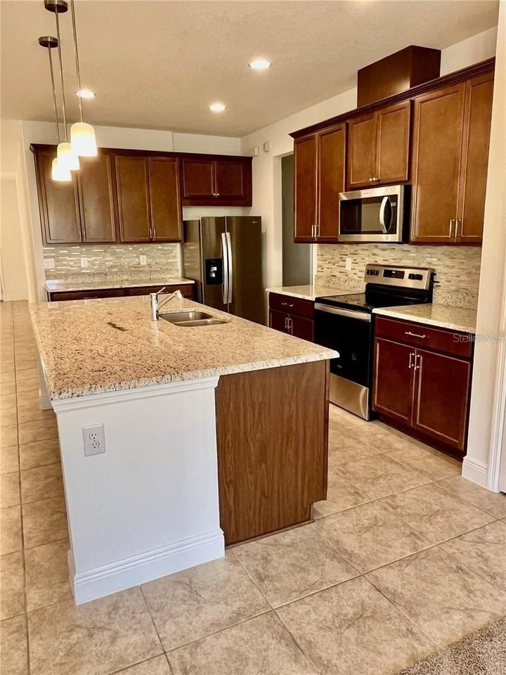 14815 Milfoil Ave - Photo 5 of 23