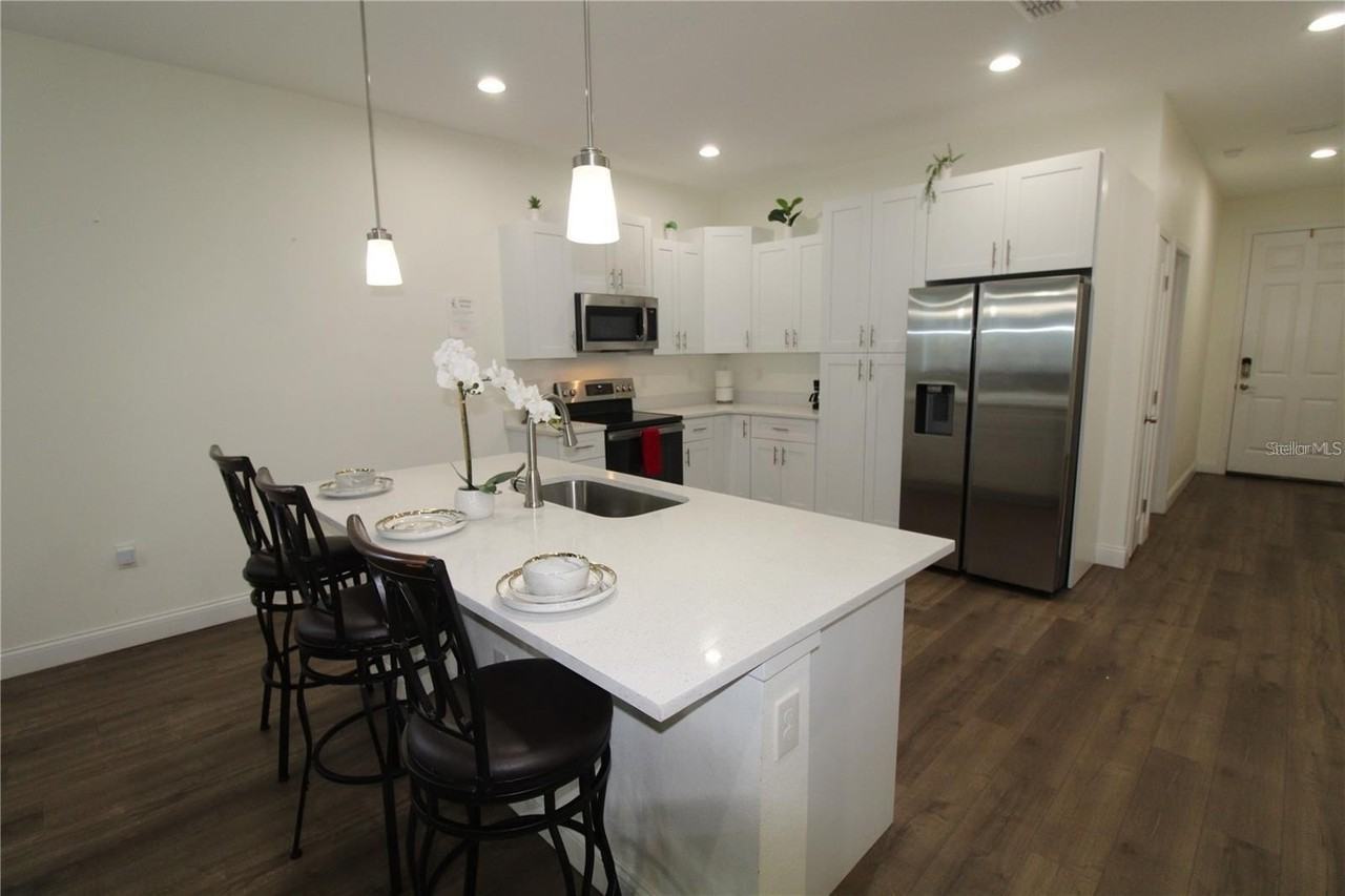 821 Land Ave - Photo 3 of 27