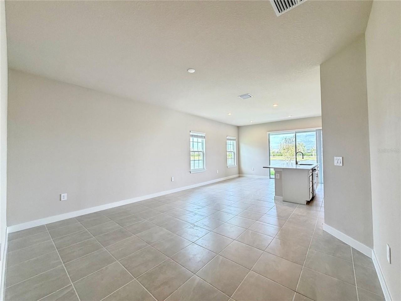 12378 Amber Creek Cir - Photo 3 of 38