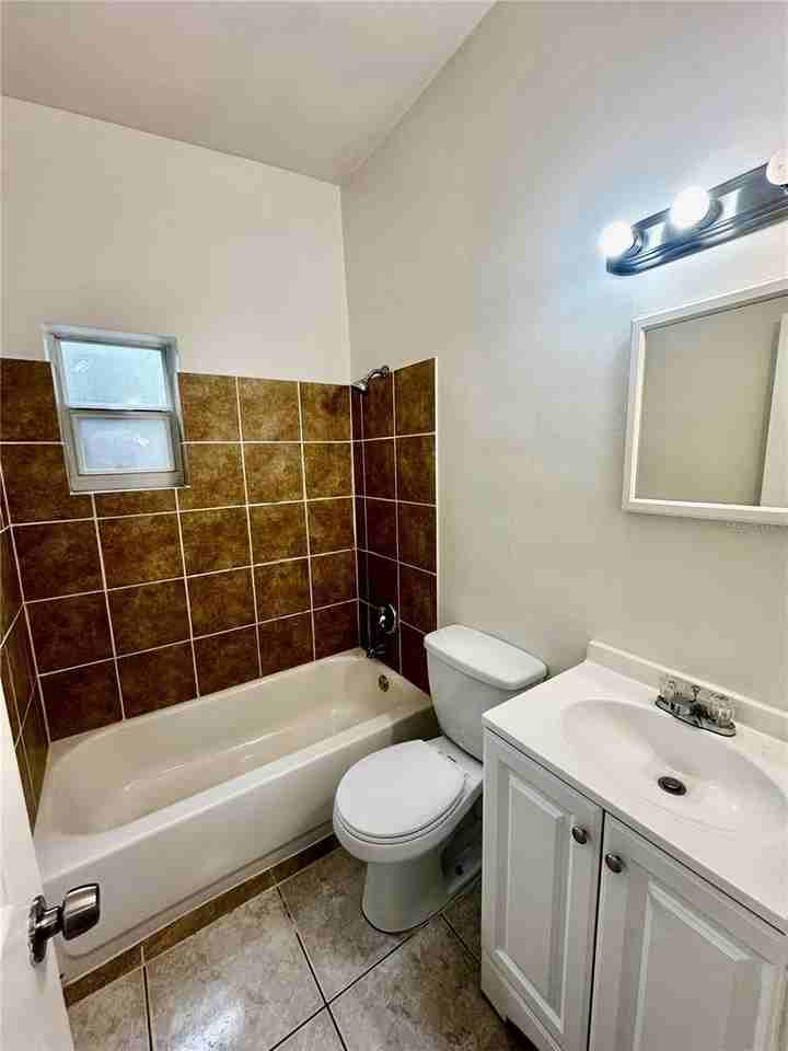 1624 Queensway Rd - Photo 6 of 12