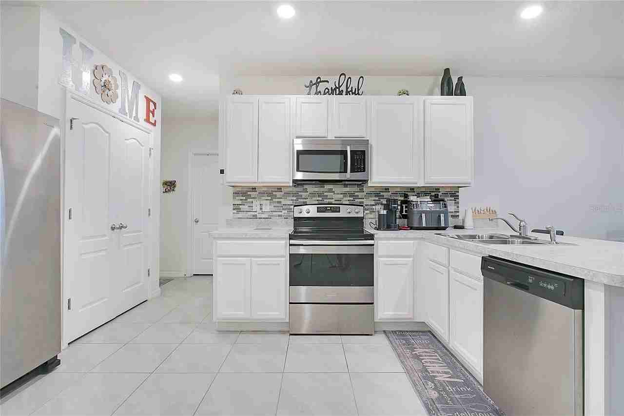 3676 Scarlet Oak Dr - Photo 7 of 31