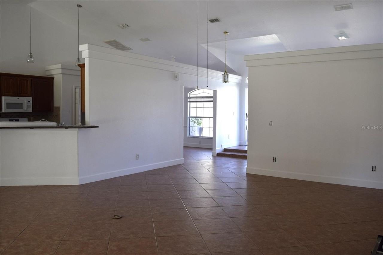4444 Sw 115th St - Photo 4 of 21