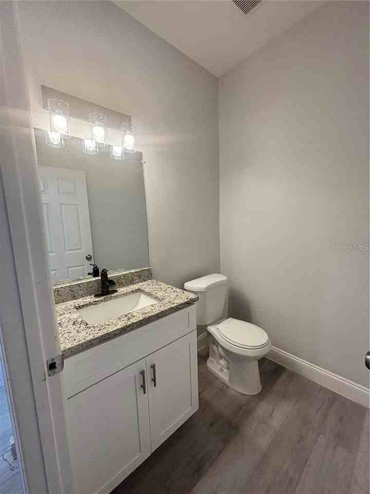 423 Churchill Ct - Photo 7 of 19