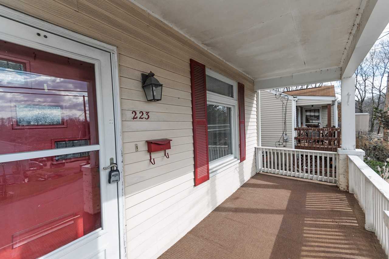 223 E Pennview St #1 - Photo 3 of 35