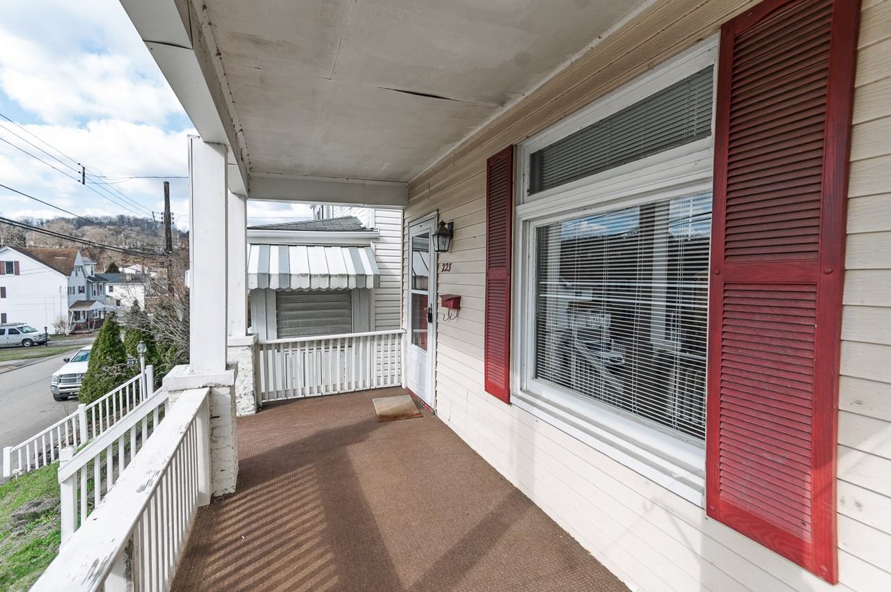 223 E Pennview St #1 - Photo 4 of 35