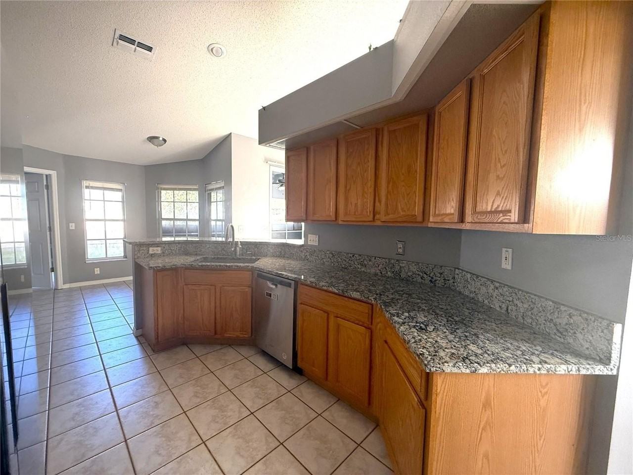 8839 Greenleaf Ct - Photo 4 of 27