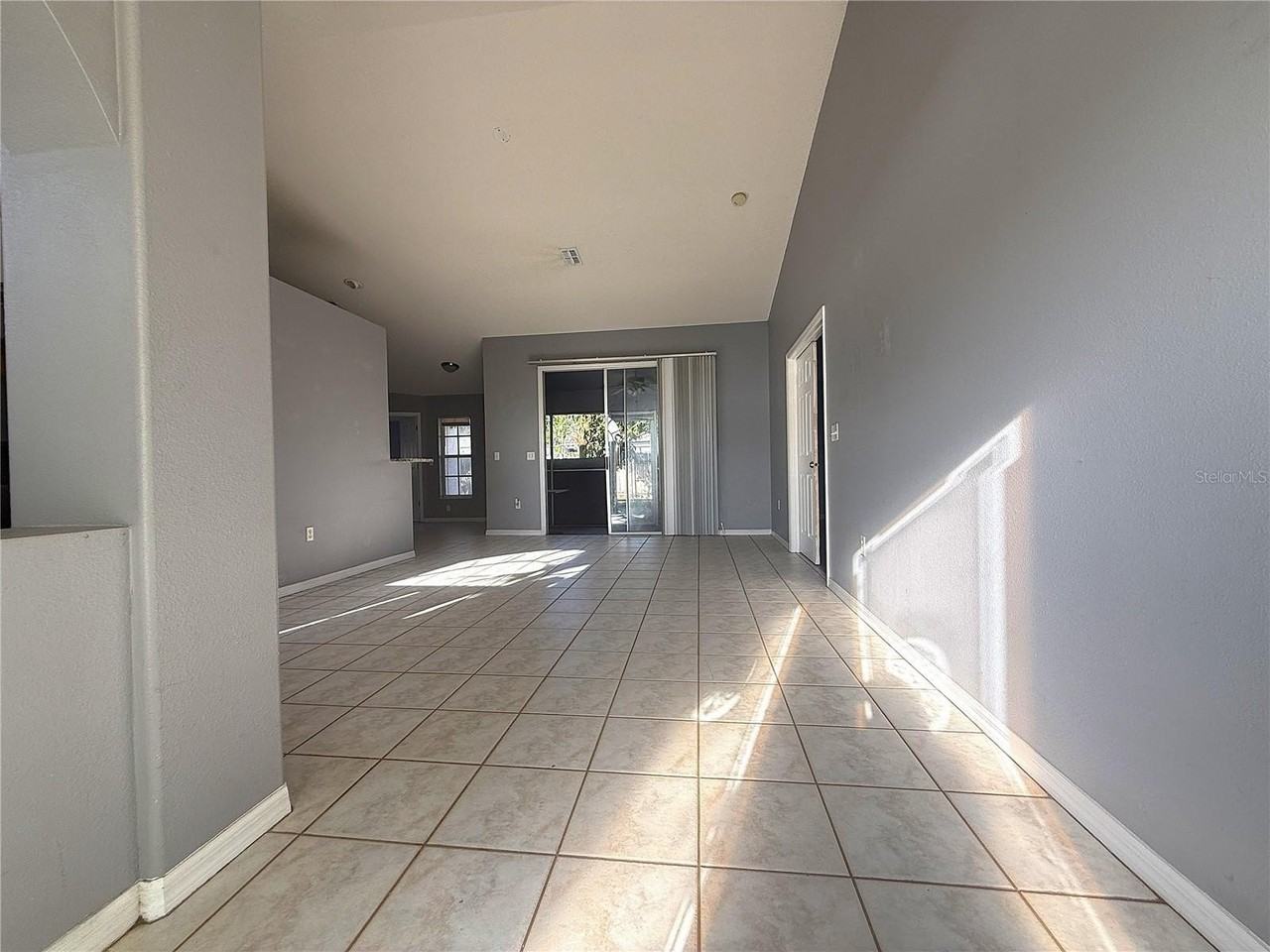 8839 Greenleaf Ct - Photo 7 of 27